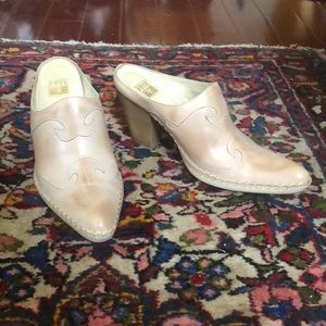 Frye Phoenix Mules , all leather , size 9 M